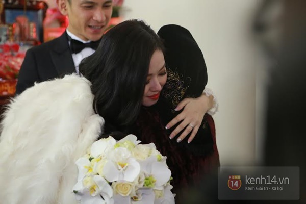 Tâm Tít rơi nước mắt vì xúc động trước khi về nhà chồng 19