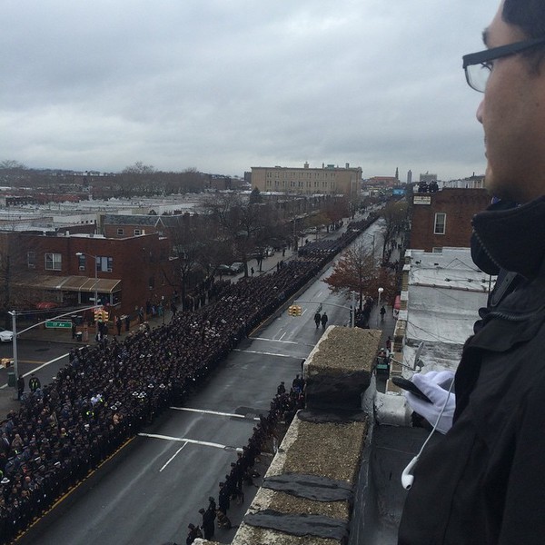 Hình ảnh gây shock trong đám tang lớn nhất lịch sử của Sở cảnh sát New York 13