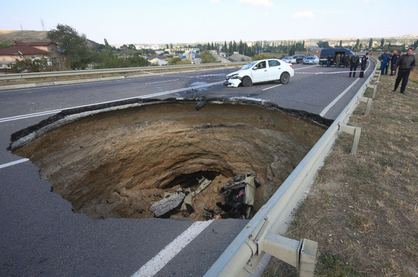 Incredible Sinkholes Around the World 6