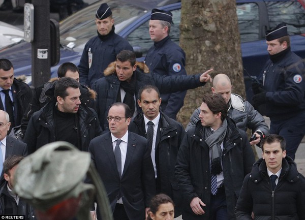 Tạp chí tại Paris bị tấn công, ít nhất 12 người thiệt mạng 6