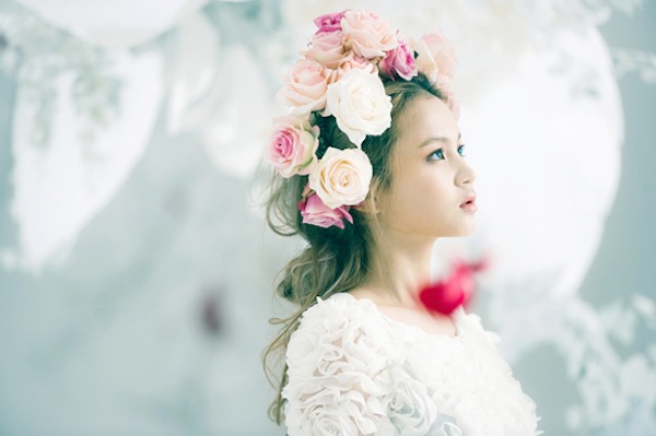 Make up trong trẻo, ngọt ngào như Lee Hi trong MV Rose 2