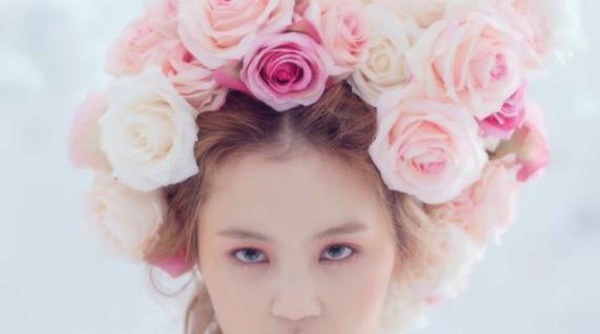 Make up trong trẻo, ngọt ngào như Lee Hi trong MV Rose 7