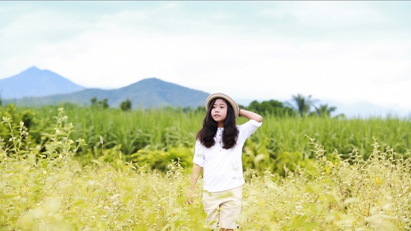 "Búp bê" Hồng Nhung (The Voice Kids) tiếp tục "đốn tim" fan bằng MV mới 3