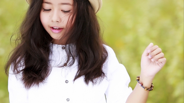 "Búp bê" Hồng Nhung (The Voice Kids) tiếp tục "đốn tim" fan bằng MV mới 5