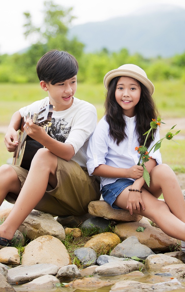 "Búp bê" Hồng Nhung (The Voice Kids) tiếp tục "đốn tim" fan bằng MV mới 1