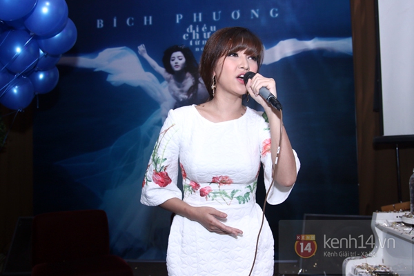 Bích Phương tiếp tục khiến fan "lụy sầu" bằng album mới 8