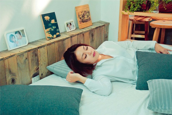 Hải Yến l&agrave;m MV về mối t&igrave;nh thời sinh vi&ecirc;n 10