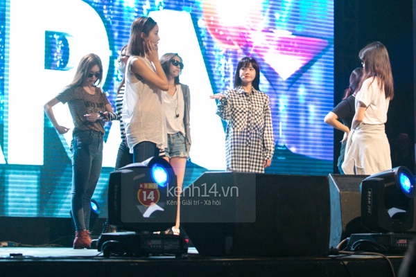 Hình ảnh nóng hổi của T-ara trong buổi tổng duyệt trước "Giờ G" 15
