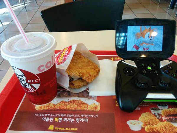 "Choáng" trước món hamburger toàn thịt của KFC Hàn Quốc 11