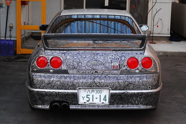 Thích mắt với màn "thay áo" cho Nissan Skyline GTR 10