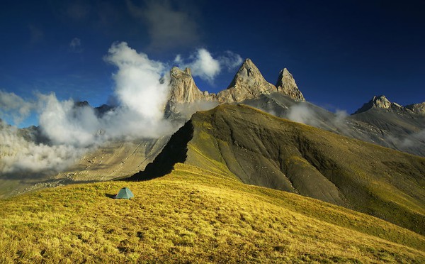 Chùm ảnh đẹp đến ngoạn mục về cuộc phiêu lưu của chàng trai người Ba Lan trên dãy núi Alps 29