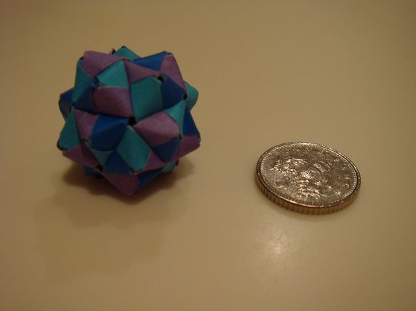 Thích mắt với những tác phẩm Origami tinh xảo chỉ bé bằng... đồng xu 14
