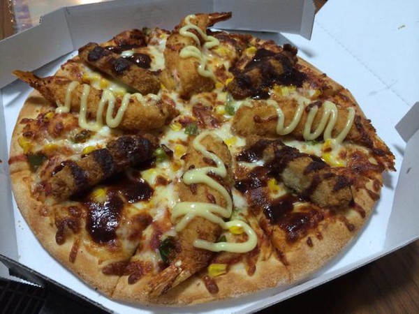 Bất ngờ với những món pizza siêu "kỳ quặc" đến từ Nhật Bản 4