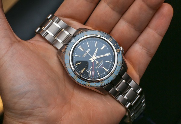 Grand Seiko Spring Drive GMT SBGE015: Lịch lãm và sang trọng 2