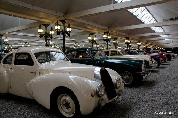 Choáng ngợp trước bộ sưu tập xe Bugatti lớn nhất thế giới 10