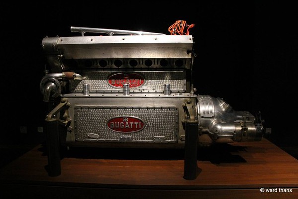 Choáng ngợp trước bộ sưu tập xe Bugatti lớn nhất thế giới 13