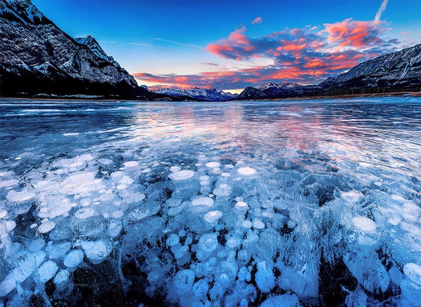 Những hồ băng đẹp tựa xứ sở thần tiên trên khắp thế giới 17