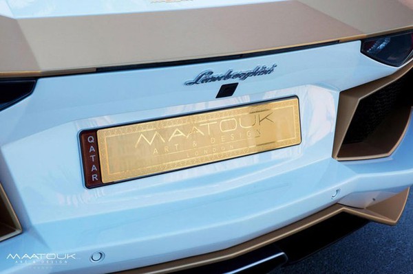 Lóa mắt với Lamborghini Aventador Roadster độ bằng vàng thật 2