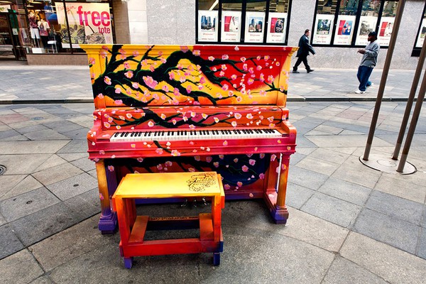 Thích thú với những cây đàn Piano đầy màu sắc trên khắp thế giới 5