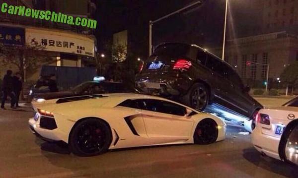 5 siêu xe Lamborghini gặp tai nạn trong cùng một ngày tại Trung Quốc 5