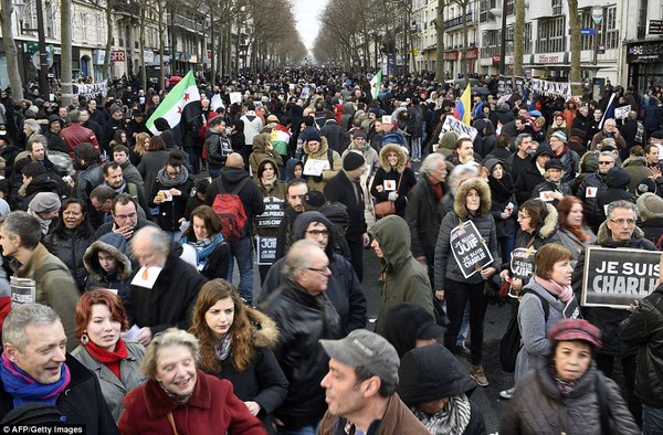 Một triệu người tham gia diễu hành tưởng nhớ các nạn nhân vụ xả súng Paris 8