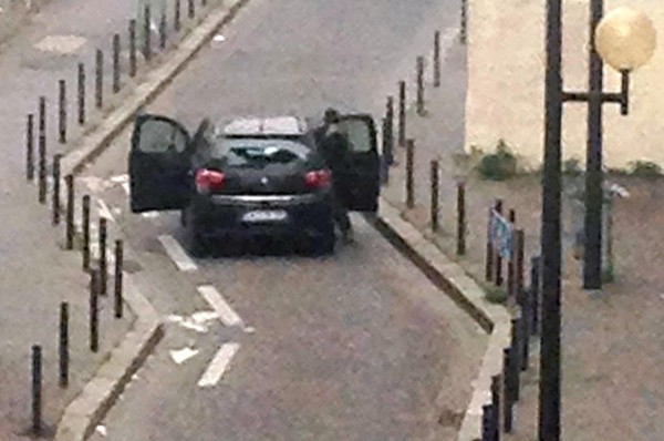 Tạp chí tại Paris bị tấn công, ít nhất 12 người thiệt mạng 8