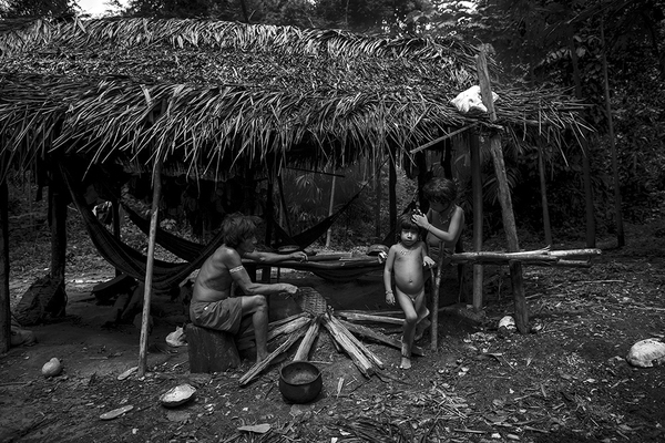 Hình ảnh tuyệt đẹp về những thổ dân Amazon cuối cùng còn sống sót 1