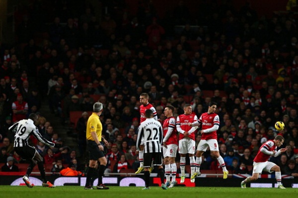 Arsenal - Newcastle: "Pháo thủ" bắn hạ "Chích chòe" 2