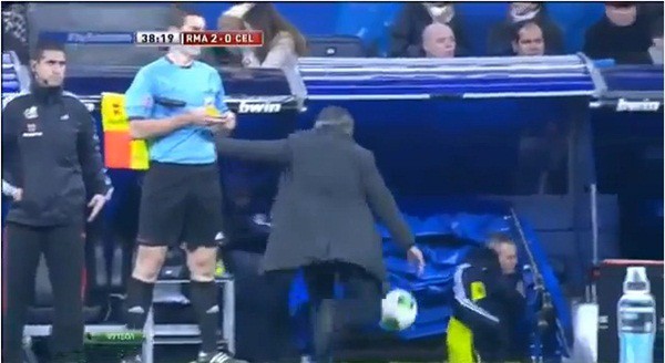 Mourinho "phát cuồng" vì... ức trọng tài 1