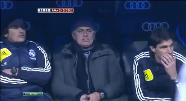 Mourinho "phát cuồng" vì... ức trọng tài 2