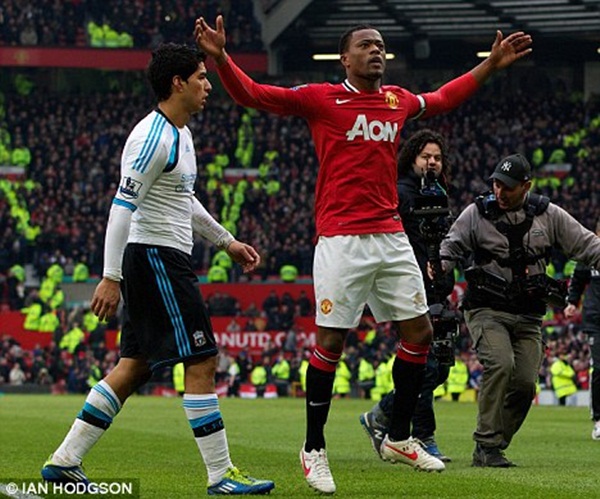 Sir Alex kêu gọi Evra và Suarez "làm lành" 3