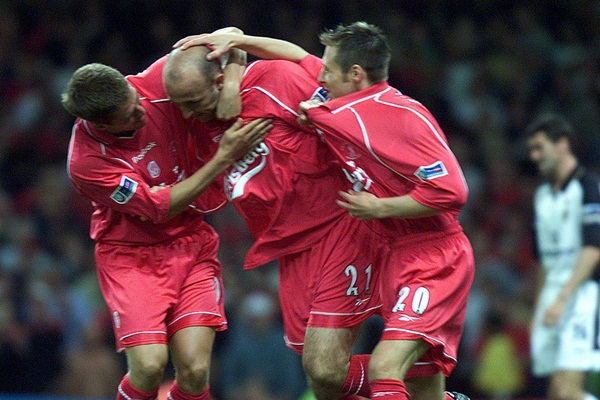 Những khoảnh khắc ấn tượng của các trận derby MU - Liverpool 27