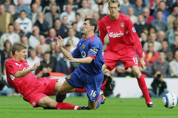 Những khoảnh khắc ấn tượng của c&aacute;c trận derby MU - Liverpool 38