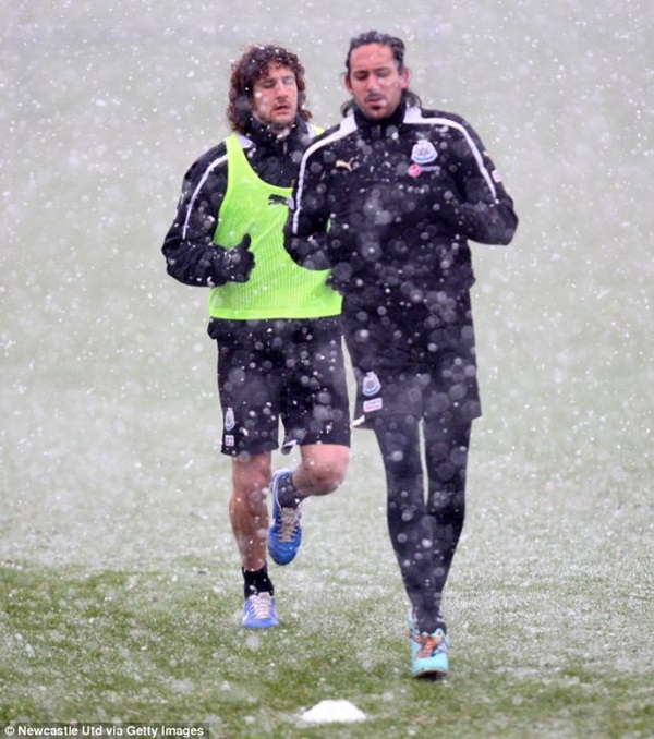 Premier League: Rèn quân trong mưa tuyết 13