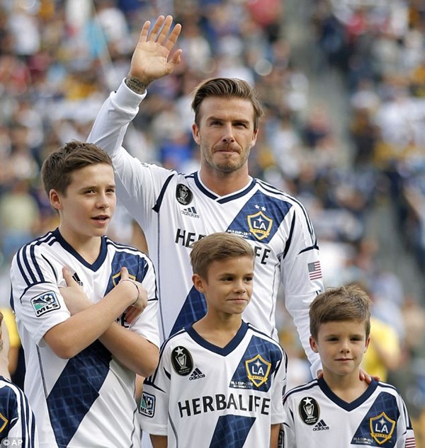 Brooklyn Beckham thử việc tại "ông lớn" Chelsea 2