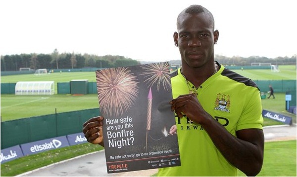 10 "sự kiện" đáng nhớ của Balotelli trong sắc áo Man City 3