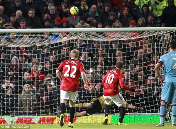 Rooney và cơn ác mộng trên chấm 11m 2