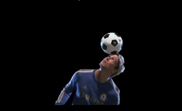 Torres trổ tài làm bánh trong quảng cáo mới của Samsung 1