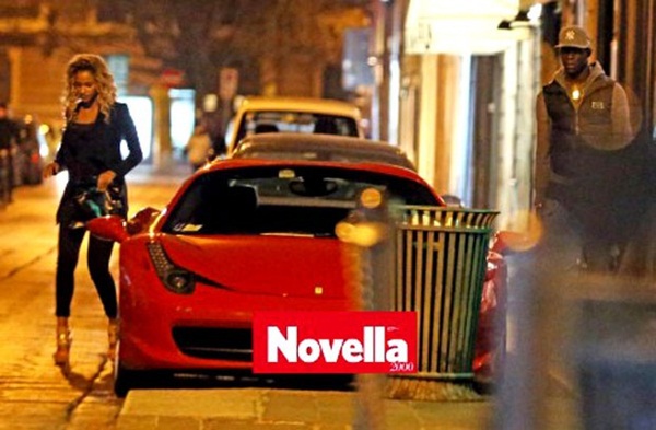 Balotelli đưa bồ đi chơi bằng xế khủng 2