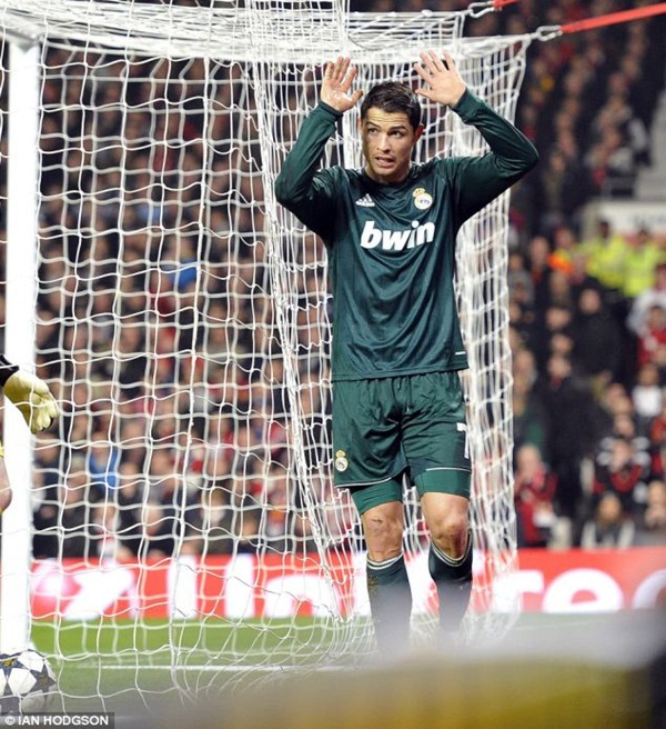 MU tính nhờ Nike mua lại... Ronaldo 1