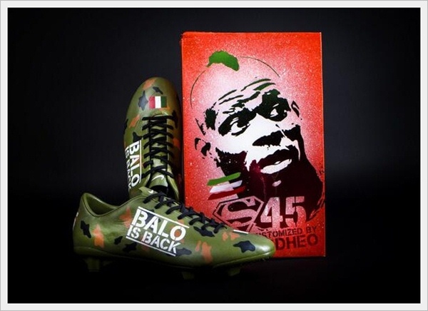 Lộ ảnh đôi giày rằn ri thời thượng của Balotelli 5