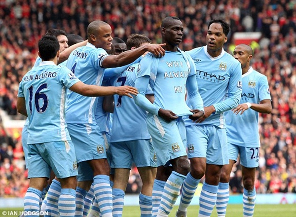 Điểm lại 5 trận derby nảy lửa giữa Man Utd và Man City 4