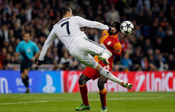 Ronaldo – Messi: Cuộc đua trên từng cây số 4