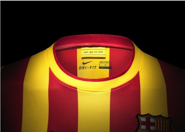 Barcelona chính thức ra mắt mẫu áo mới 8