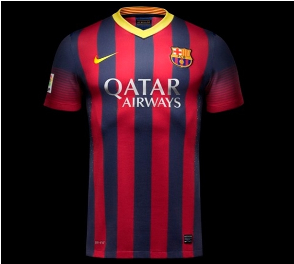 Barcelona chính thức ra mắt mẫu áo mới 2