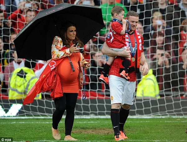 Rooney khoe ảnh "quý tử" thứ hai mới chào đời 8