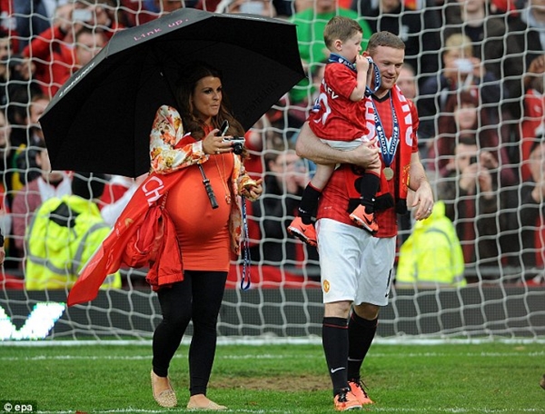 Rooney khoe ảnh "qu&yacute; tử" thứ hai mới ch&agrave;o đời 8