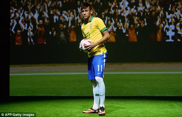 Neymar bảnh bao ra mắt "siêu giày" mới của Nike 6