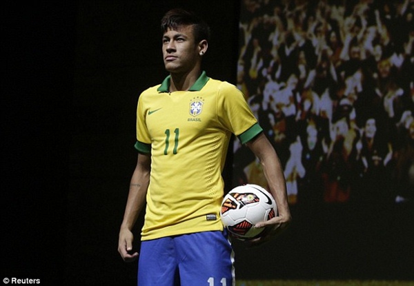 Neymar bảnh bao ra mắt "siêu giày" mới của Nike 7