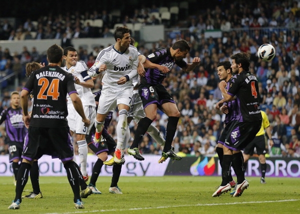 Real Madrid 4-3 Valladolid: Hấp dẫn 2